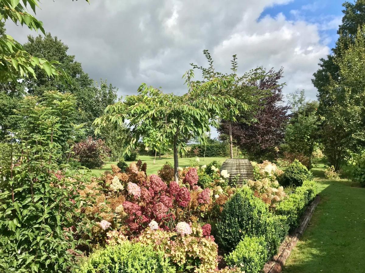 Gite "Cote Jardin" Vannecrocq Esterno foto