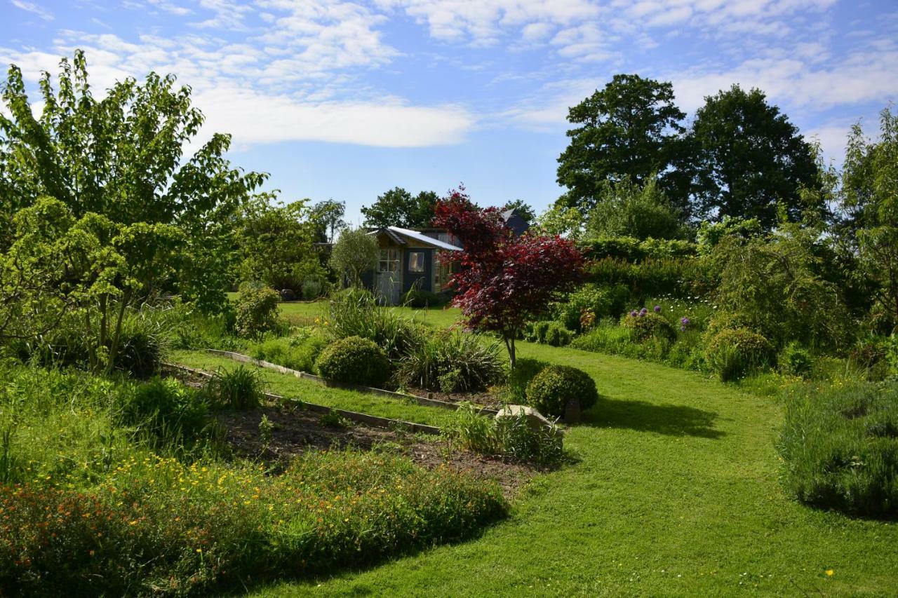 Gite "Cote Jardin" Vannecrocq Esterno foto